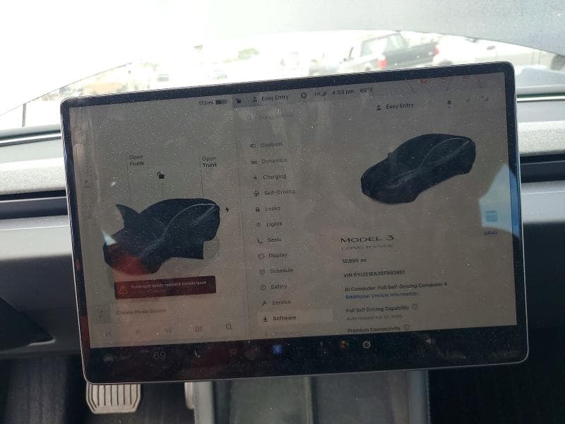 2025 TESLA MODEL 3 9