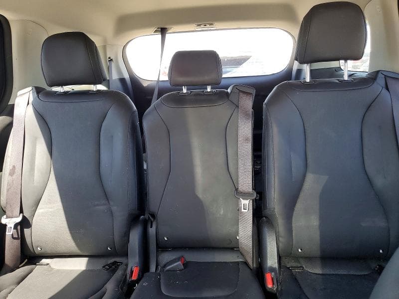 2022 KIA CARNIVAL EX 10