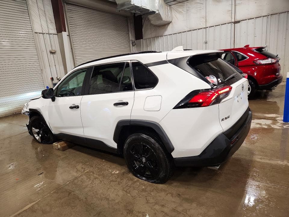 2020 TOYOTA RAV4 XLE 2