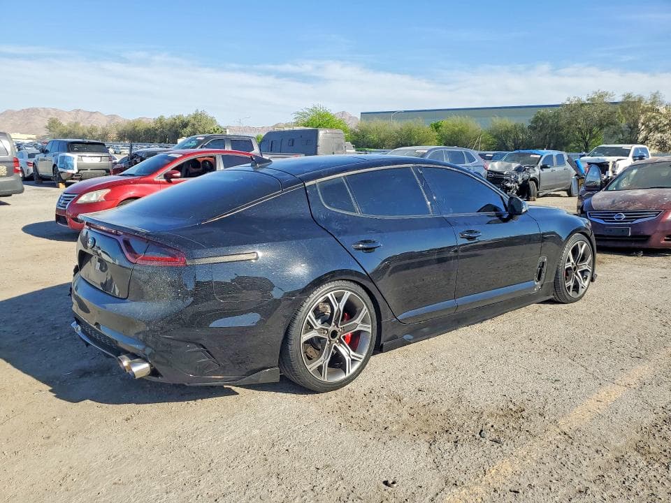 2018 KIA STINGER GT2 3