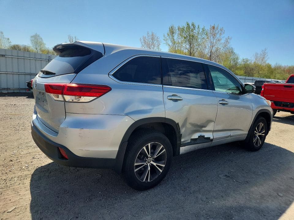 2017 TOYOTA HIGHLANDER LE LE 3