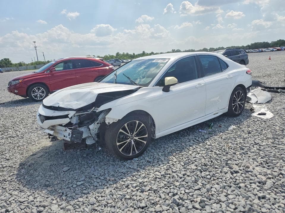 2019 TOYOTA CAMRY SE - 1