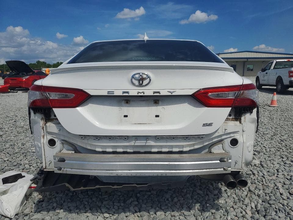 2019 TOYOTA CAMRY SE 6