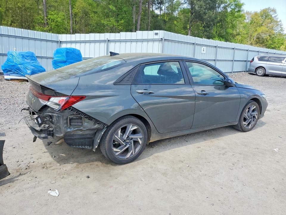 2025 HYUNDAI ELANTRA SEL SPORT 3