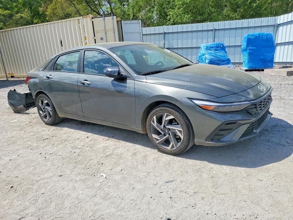 2025 HYUNDAI ELANTRA SEL SPORT 4