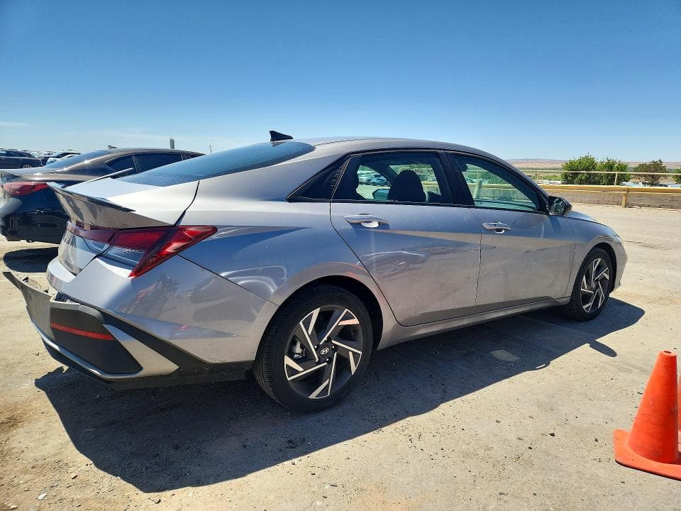 2025 HYUNDAI ELANTRA SEL SPORT SEL SPORT 4