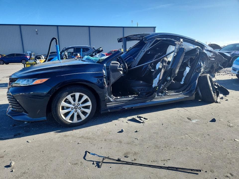2019 TOYOTA CAMRY LE