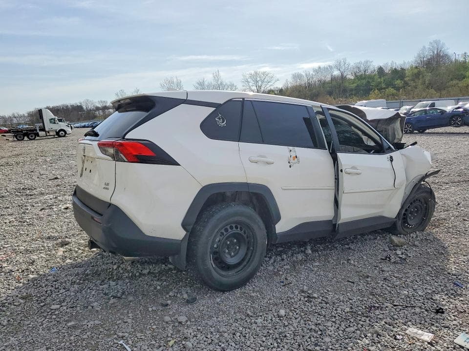 2024 TOYOTA RAV4 LE 3