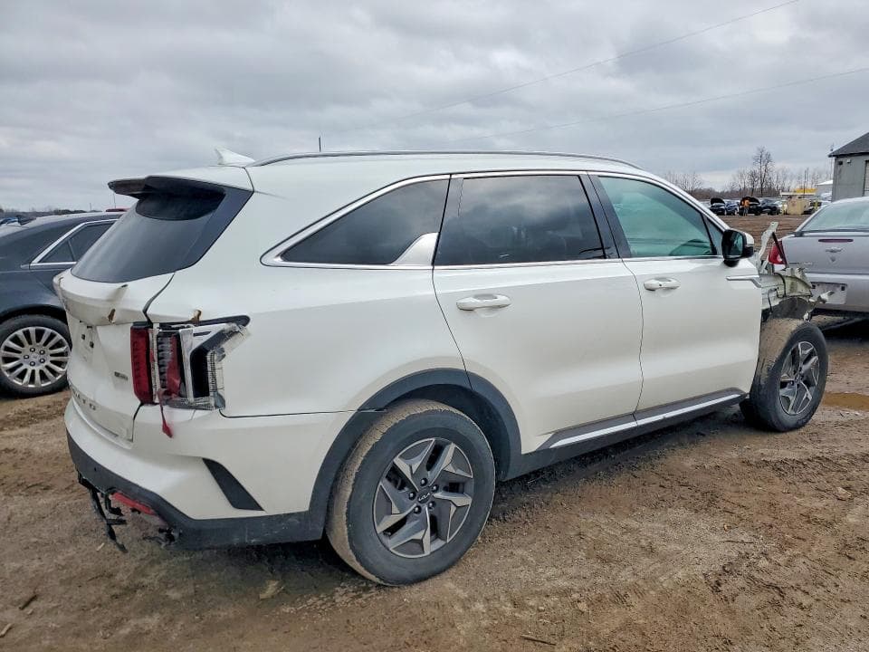 2022 KIA SORENTO HYBRID S 3