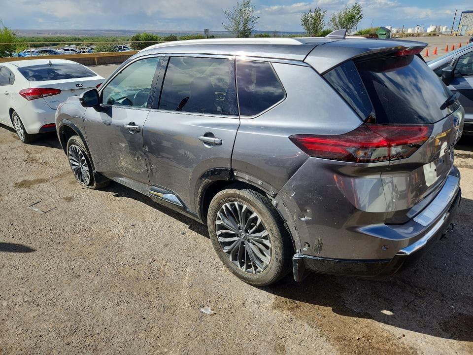 2024 NISSAN ROGUE PLATINUM 2