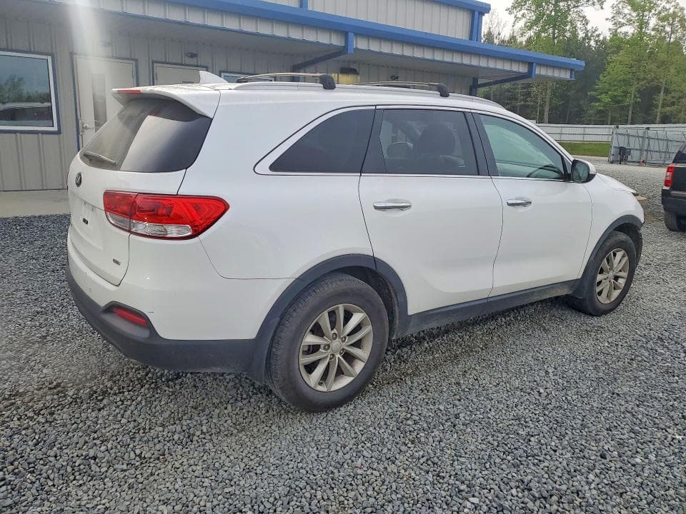 2018 KIA SORENTO LX 3