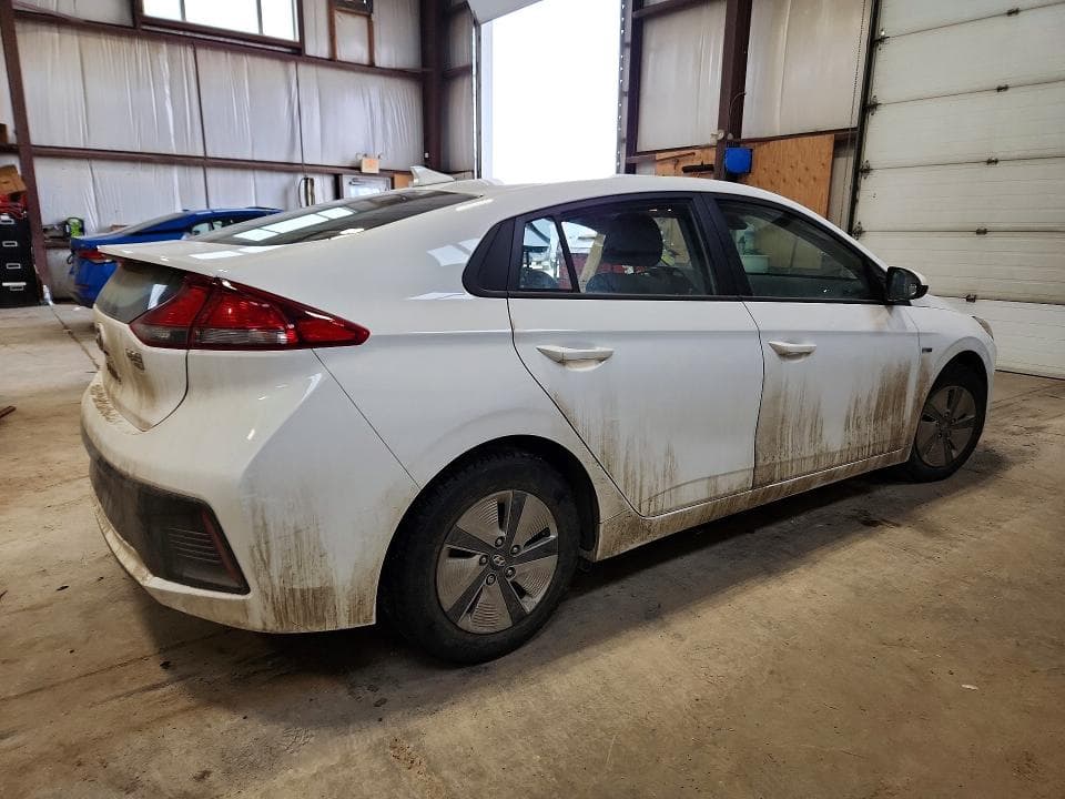2020 HYUNDAI IONIQ HYBRID SE 3