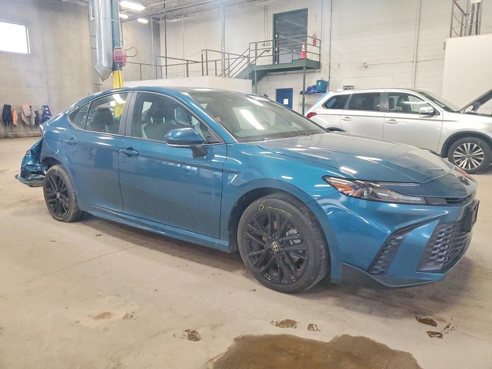 2025 TOYOTA CAMRY SE 4