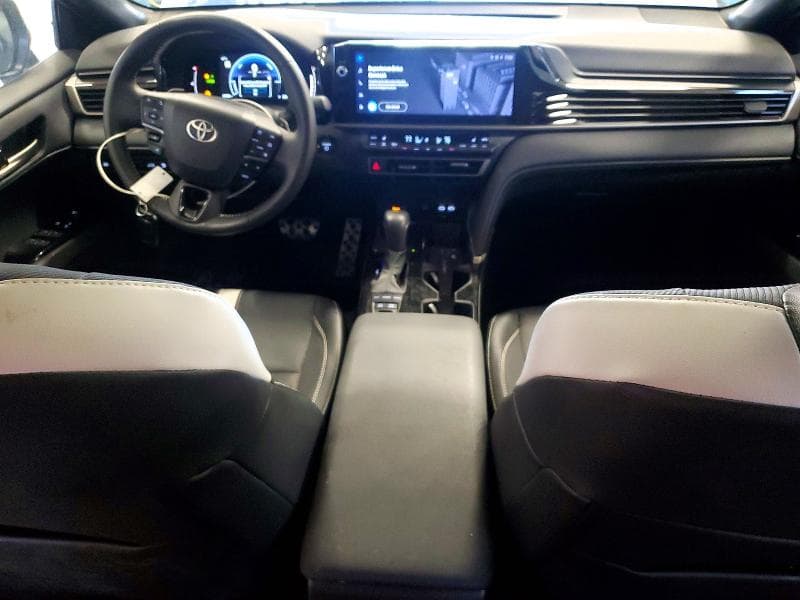 2025 TOYOTA CAMRY SE 8