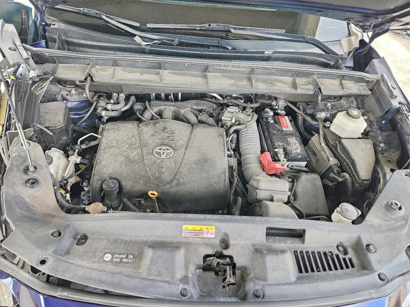 2021 TOYOTA HIGHLANDER XLE 12