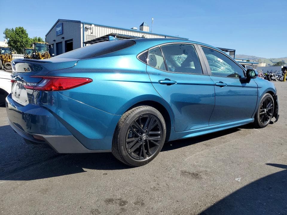 2025 TOYOTA CAMRY SE 3
