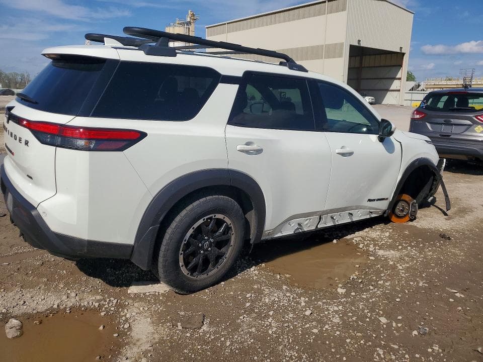 2023 NISSAN PATHFINDER SV 3