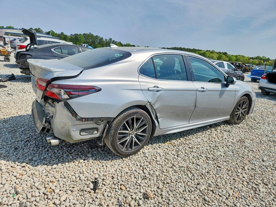 2023 TOYOTA CAMRY SE 3