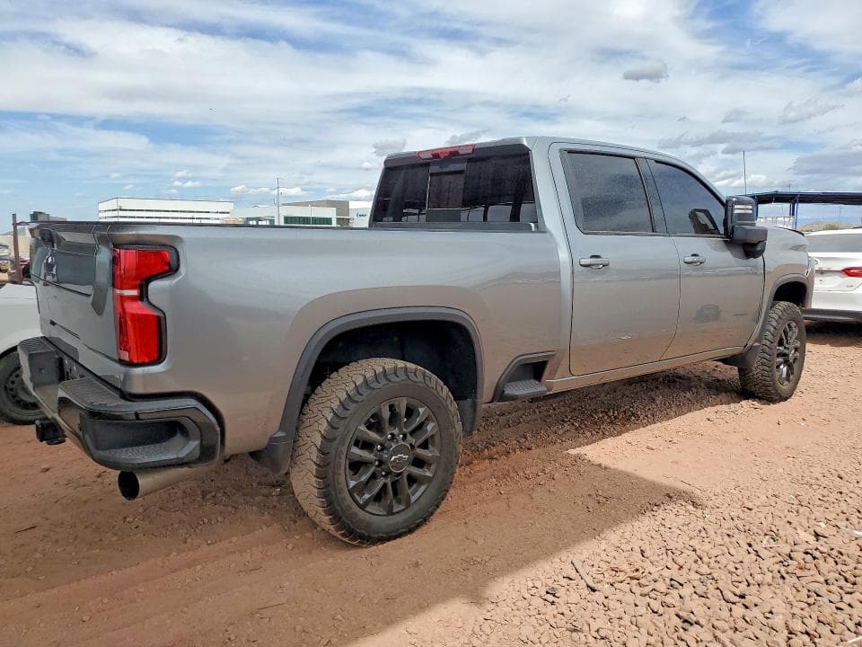 2025 CHEVROLET SILVERADO K3500 LTZ 3