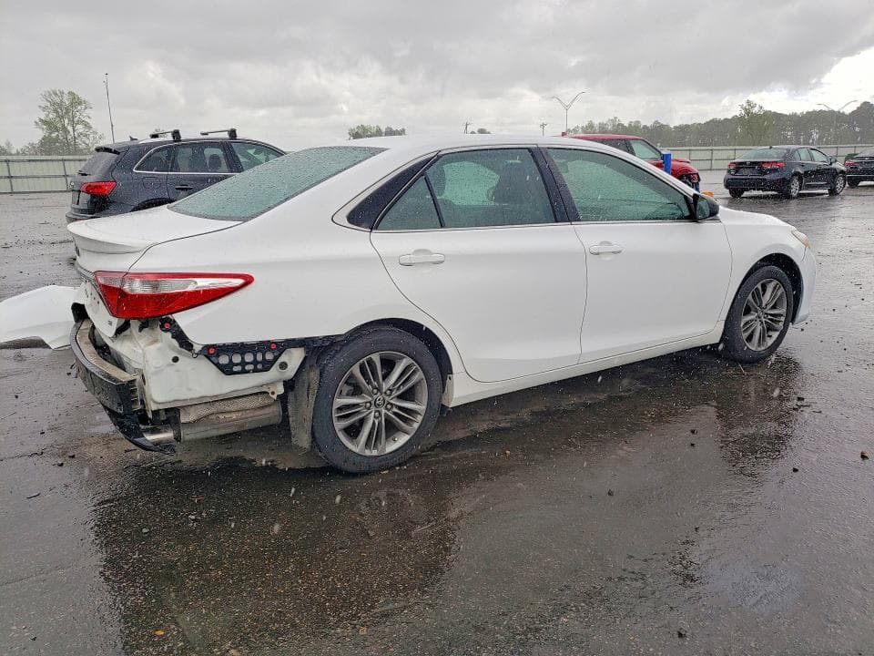 2017 TOYOTA CAMRY SE SE 3