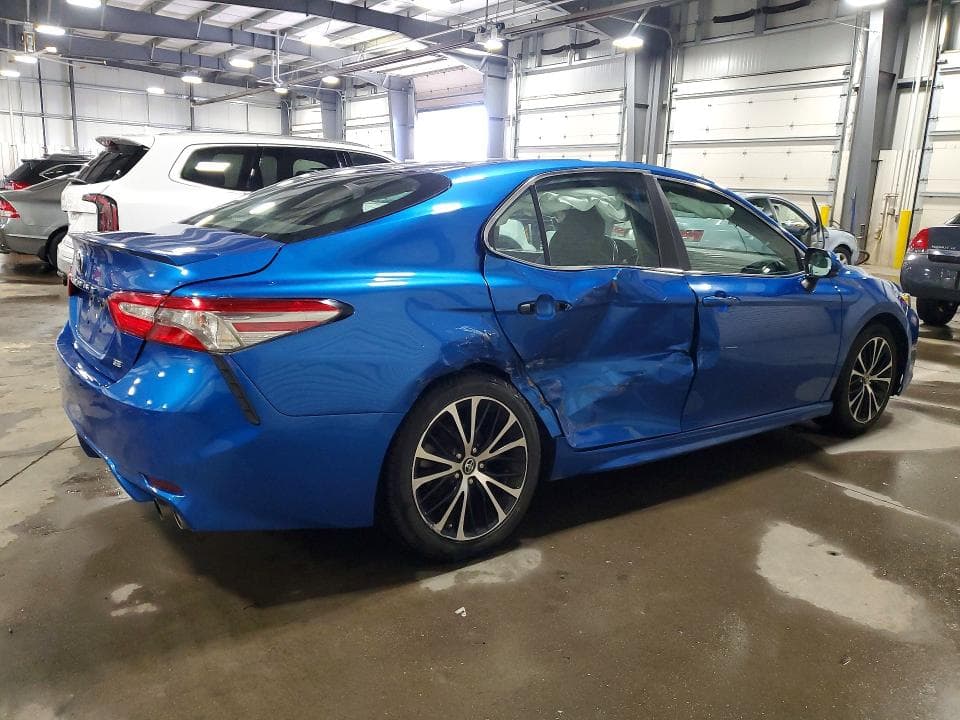 2018 TOYOTA CAMRY SE SE 3