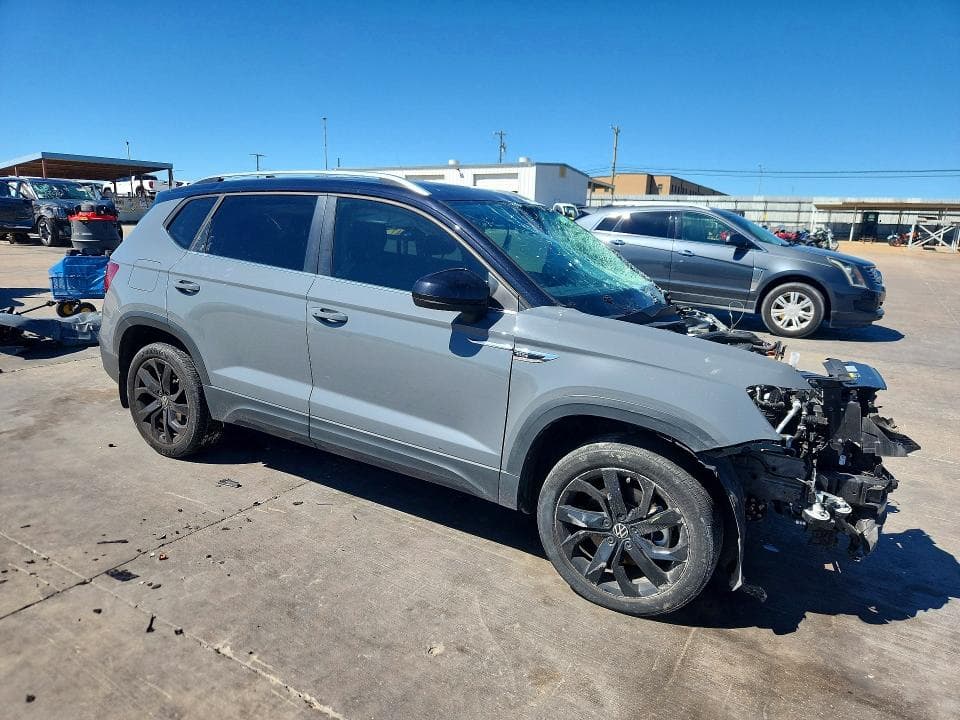 2024 VOLKSWAGEN TAOS SE 4