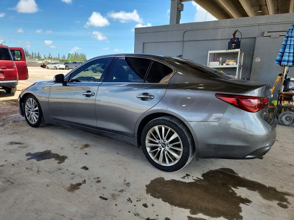 2021 INFINITI Q50 LUXE 2