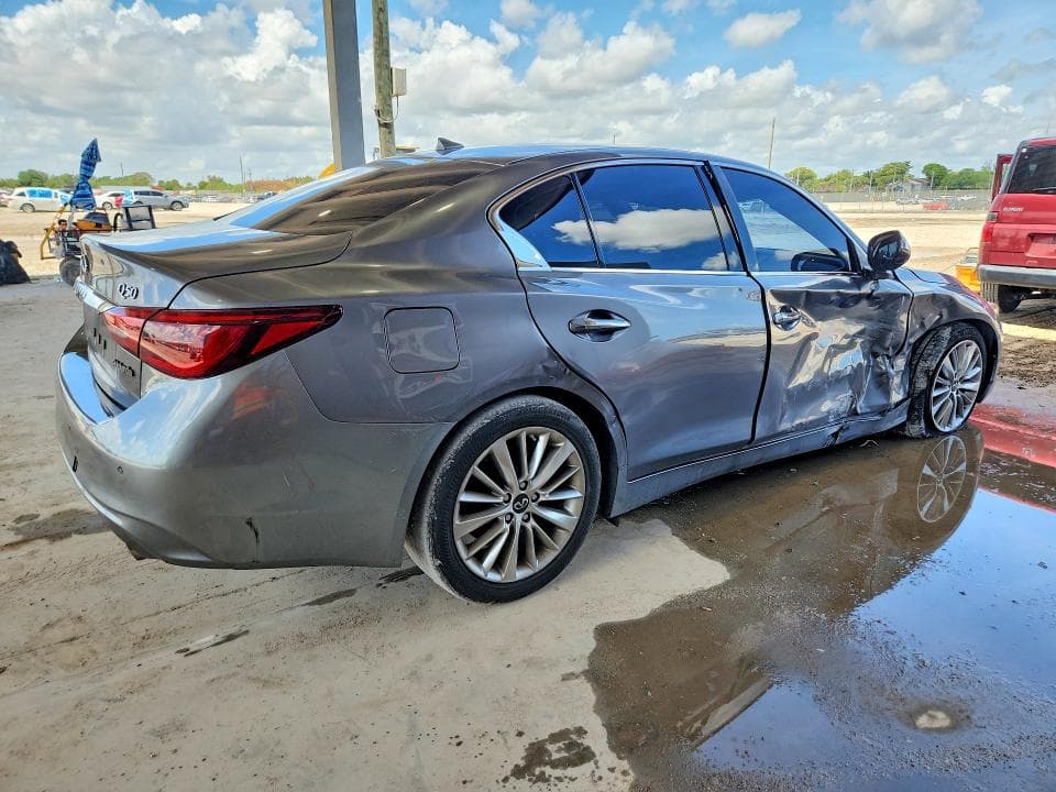 2021 INFINITI Q50 LUXE 3