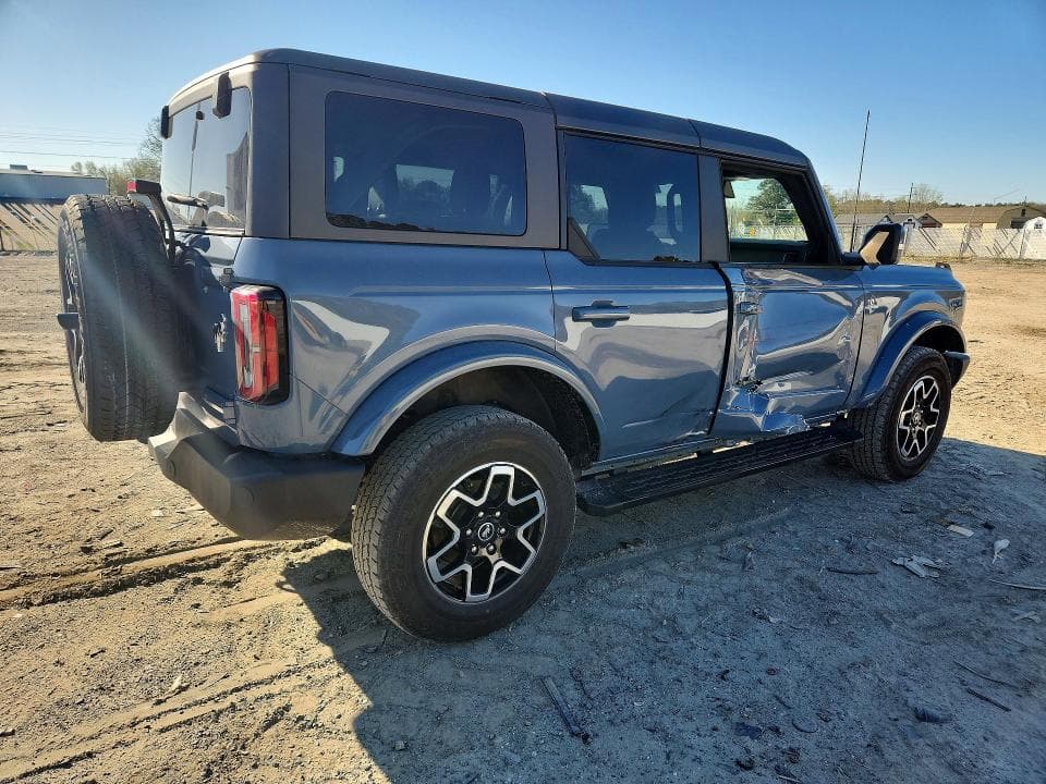 2024 FORD BRONCO OUTER BANKS 3