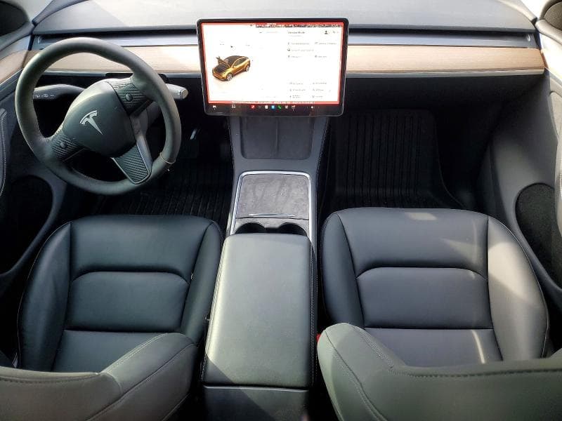 2024 TESLA MODEL Y 8