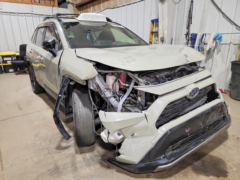 2023 TOYOTA RAV4 HYBRID XSE 4