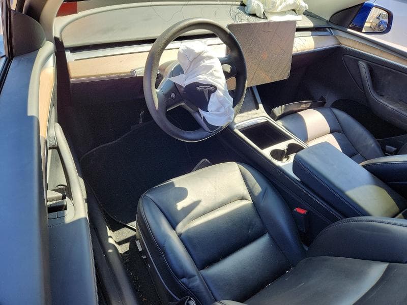 2023 TESLA MODEL Y 8