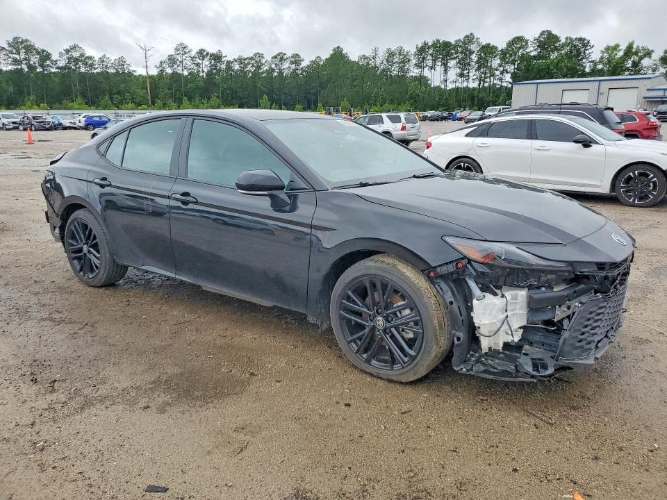 2025 TOYOTA CAMRY SE 4