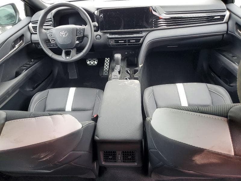 2025 TOYOTA CAMRY SE 8