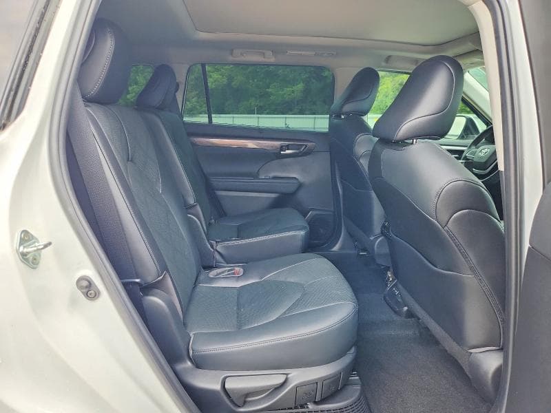2023 TOYOTA HIGHLANDER HYBRID PLATINUM 11