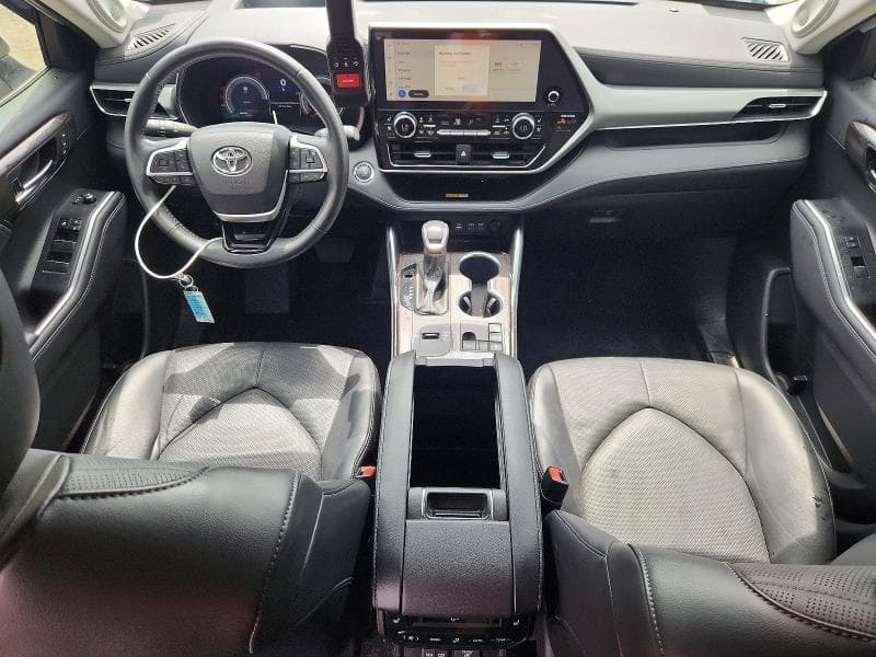2023 TOYOTA HIGHLANDER HYBRID PLATINUM 8