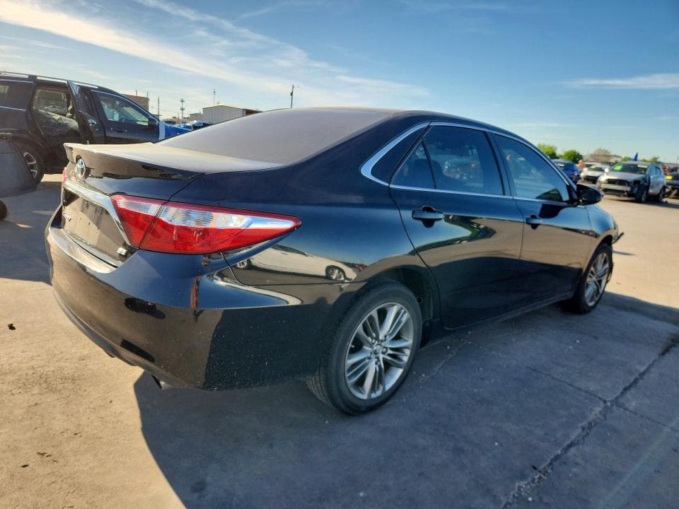 2017 TOYOTA CAMRY SE SE 3