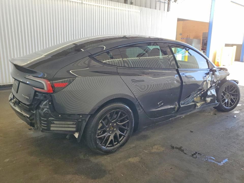 2025 TESLA MODEL 3 3