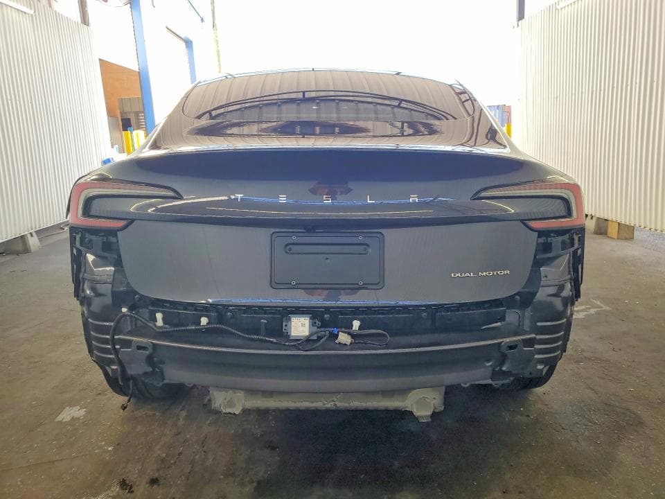 2025 TESLA MODEL 3 6