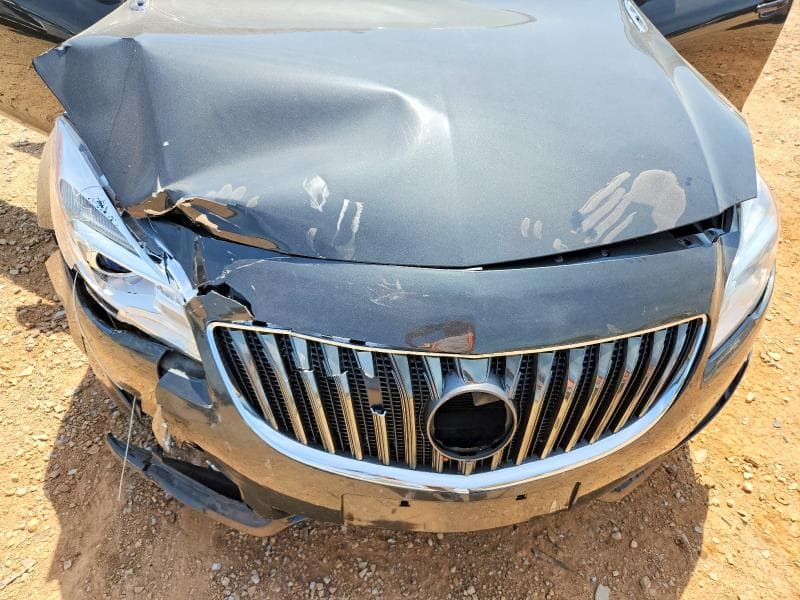 2016 BUICK REGAL 11