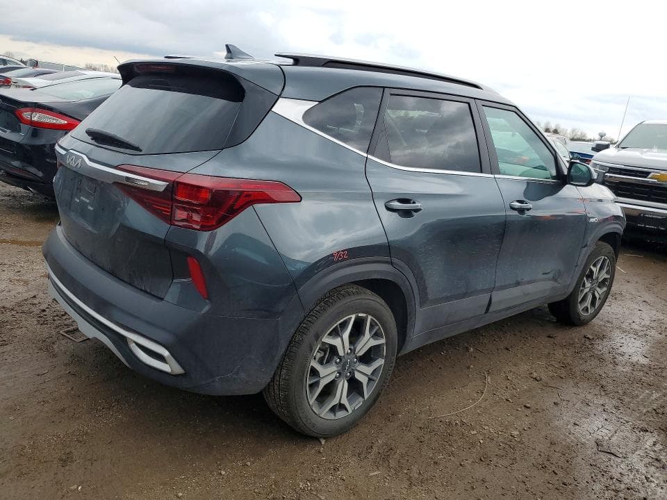 2023 KIA SELTOS EX 3