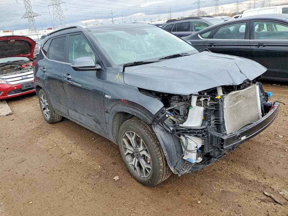 2023 KIA SELTOS EX 4