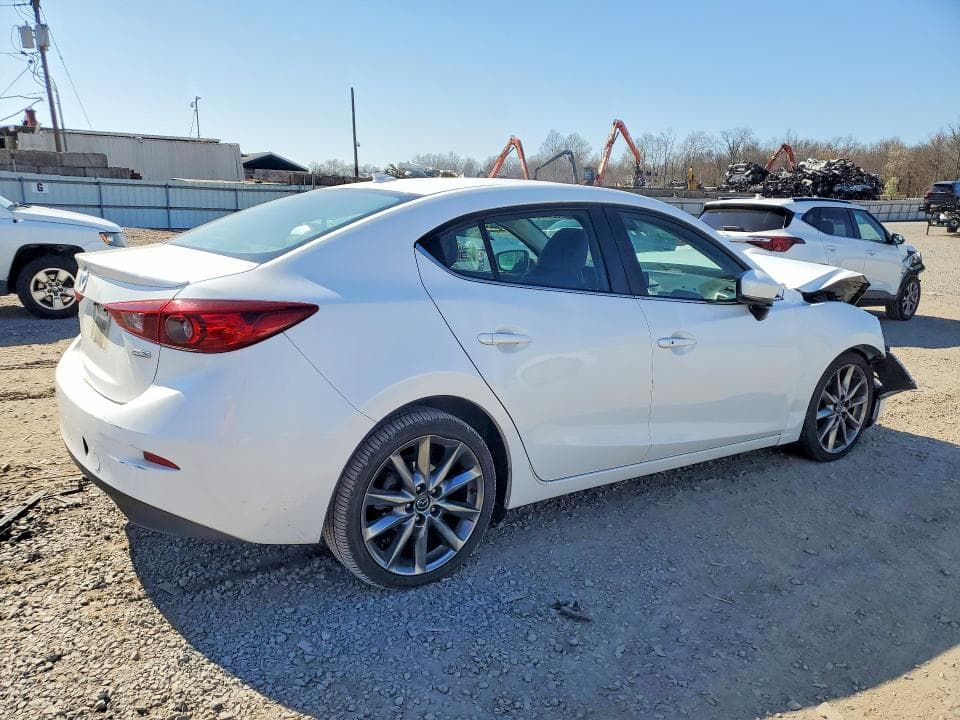 2018 MAZDA 3 TOURING 3