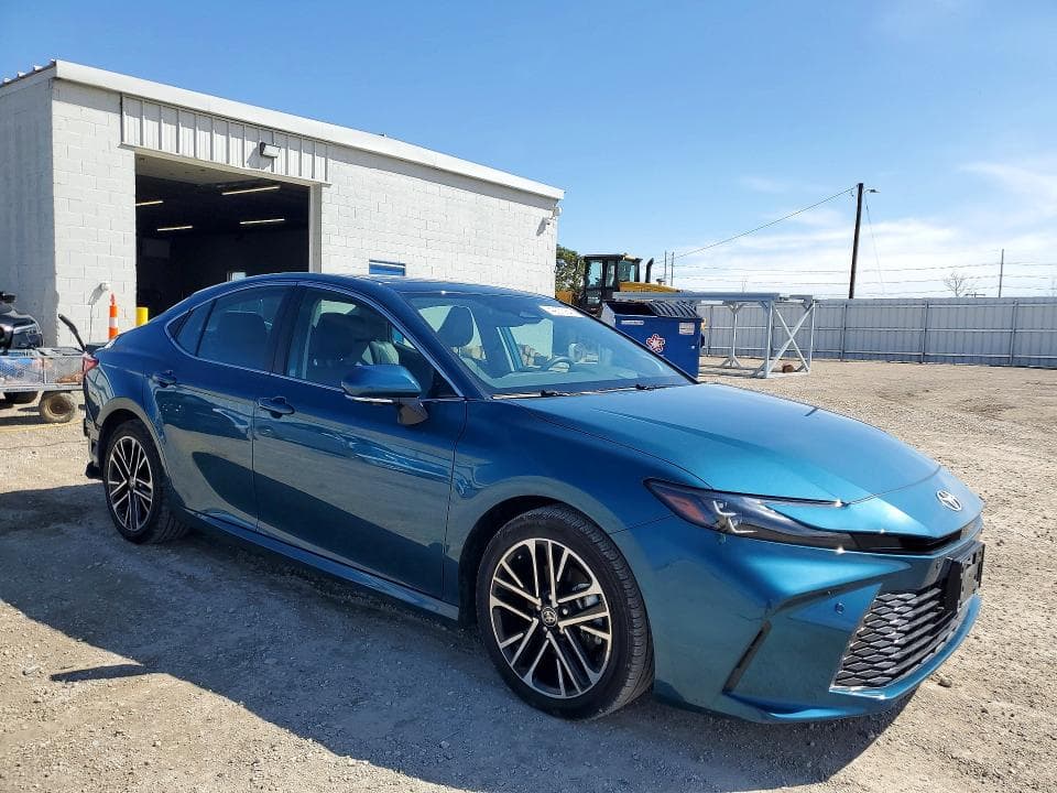 2025 TOYOTA CAMRY XLE XLE 4