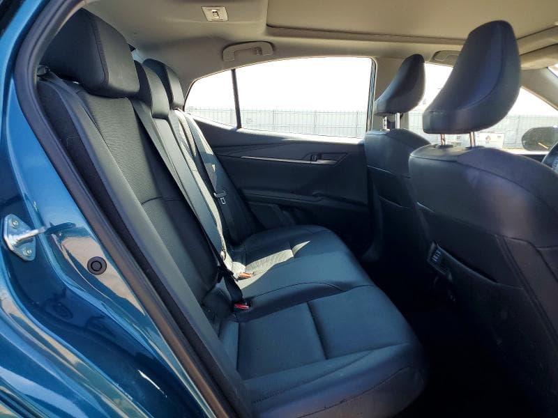 2025 TOYOTA CAMRY XLE XLE 10