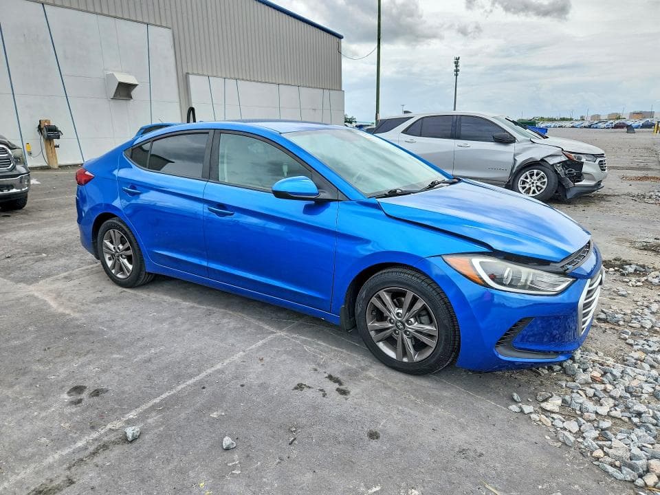 2018 HYUNDAI ELANTRA SEL 4