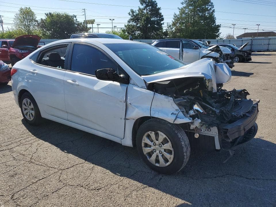 2017 HYUNDAI ACCENT SE 4