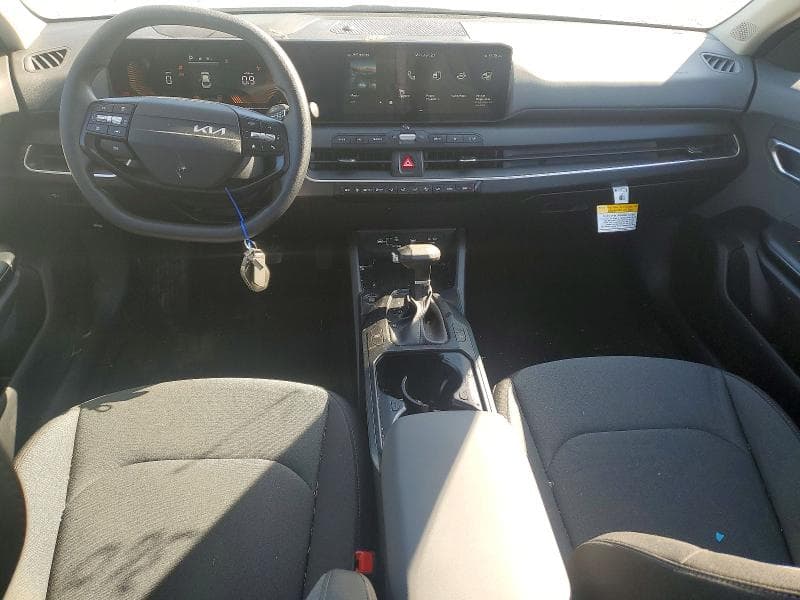 2025 KIA K4 LXS 8