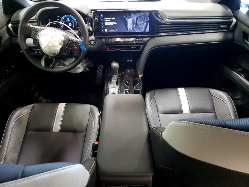2025 TOYOTA CAMRY SE SE 8