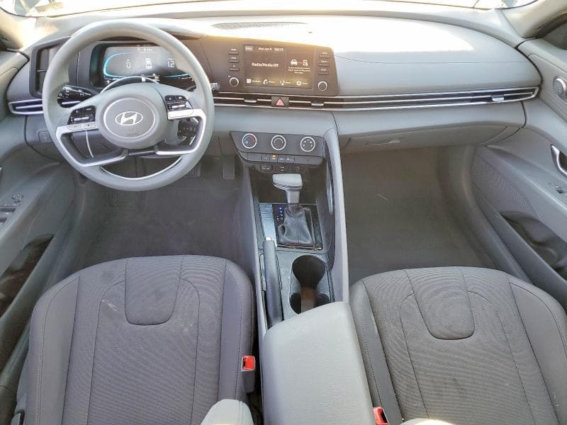 2025 HYUNDAI ELANTRA SE SE 8